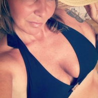 Geile milf laat zich neuken