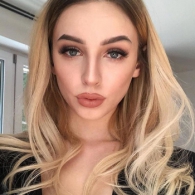 Blond en geil, help jij mij?