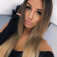 Jonge dame zoekt date