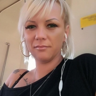 Geile blonde wil ongeremd neuken