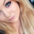 Geile blonde vrouw wil een neukbeurt hebben