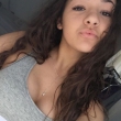 Hete brunette heeft altijd zin in seks