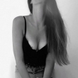 Speelkwartiertje voor deze sexy brunette?