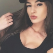 Weet jij van aanpakken met deze vurige brunette?