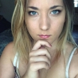Blond en geil, help jij mij?