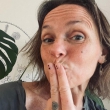 Geile brunette geeft zich over aan perfecte seks