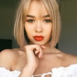 Vrolijke blondine zoekt discreet contact